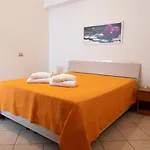 Pietrenere شقة